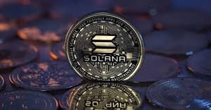 سولانا أم إيثريوم.. من سيتصدر  سوق العملات الرقمية في 2025؟