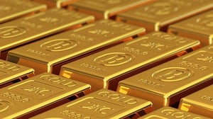 الذهب يسجل انخفاضاً قبل صدور قرار الفائدة الأمريكية اليوم