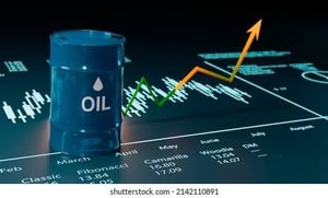 أسعار النفط تنتعش يوم الجمعة لتنهي الأسبوع على ارتفاع وخام برنت عند 83.53 دولار