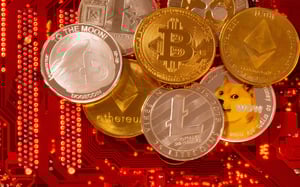 العملات الرقمية تتكبد خسائر حادة وسط ترقب لبيانات التضخم الأمريكي