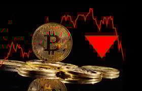 العملات الرقمية تختم الأسبوع على هبوط حاد والبيتكوين ينخفض بنسبة 10%