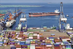 صادرات اليابان ترتفع أعلى من المتوقع بنسبة 7.8 في المائة في فبراير