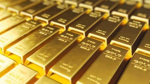 الذهب يسجل ارتفاعاً للمرة الثامنة على التوالي بالرغم من تصاعد التوترات الجيوسياسية في العالم
