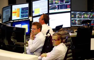 أسهم أوروبا تتراجع في المستهل مع هبوط سهم "كيرينج" بـ 14.29%