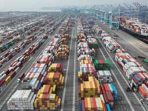 صادرات اليابان تنمو بشكل أقوى من المتوقع في أكتوبر بنسبة 3.1 في المائة