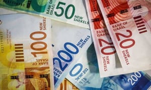 الشيكل يتراجع بـ 1.3% وسط احتمالات اجتياح إسرائيل لرفح