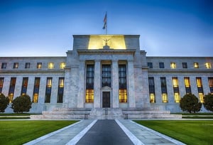الاحتياطي الفيدرالي يتوقع رفع سعر الفائدة بشكل طفيف مع الحفاظ على الميل المضاد للتضخم