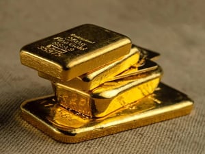 "يو بي إس" يتوقع ارتفاع أسعار الذهب لـ 2900 دولار في نهاية 2025