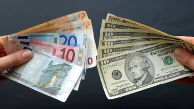 اليورو تحت الضغط بعد استقالة مفاجئة في الحكومة الفرنسية
