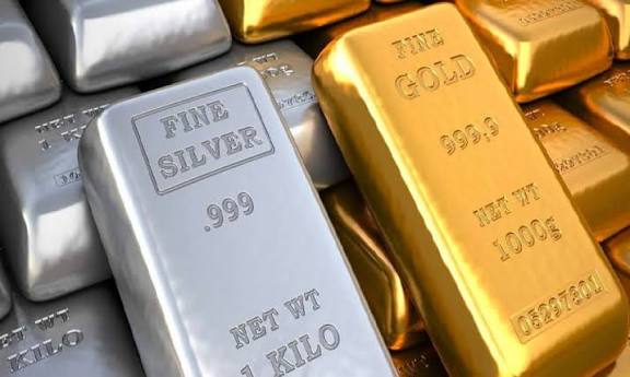 الذهب والفضة مستقرة مع ترقب بيانات أمريكية حاسمة حول التضخم والنمو