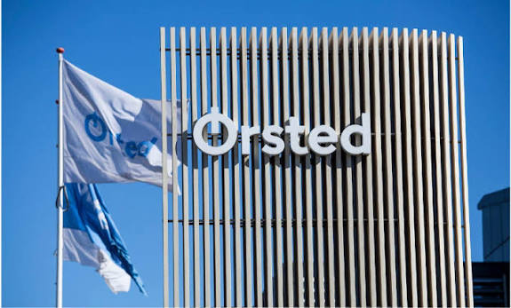 أورستد تصطدم بترامب قضائيًا بعد تجميد مشروع رياح بحرية بقيمة 5 مليارات دولار