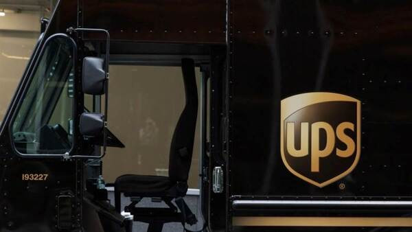 إيرادات شركة UPS الفصلية تنخفض خلال الربع الثالث وتخالف التوقعات