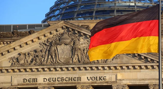 صندوق دويتشه بنك يرتفع بنسبة 25% لعام 2024 ويصل إلى أعلى مستوى له في عشر سنوات