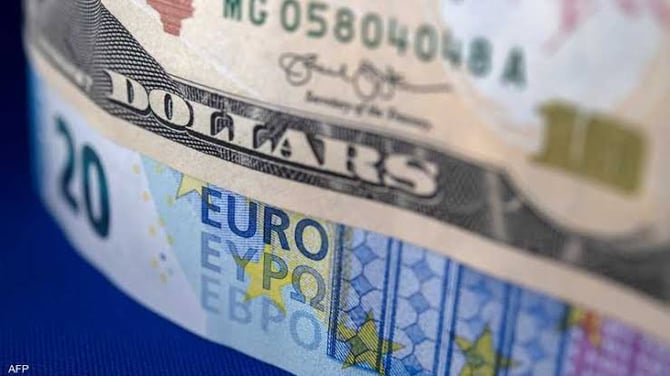 الدولار  يصعد مجدداً قبل إعلان قرار الفائدة الأمريكية.. واليورو ينخفض مع ترقب بيانات المستهلكين