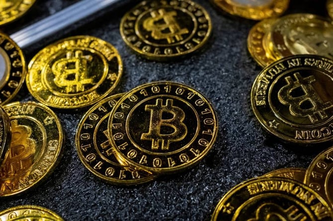 "ستاندرد تشارترد" يتوقع صعود بيتكوين لـ 80 ألف دولار في نهاية يونيو الجاري