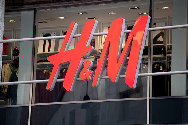 أسهم H&M تنتعش بعد توصية بنك أوف أمريكا مع التوقع بارتفاع الأرباح