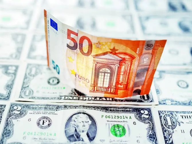 اليورو يتراجع وسط تعاملات حذرة قبل صدور بيانات التضخم في ألمانيا وإسبانيا