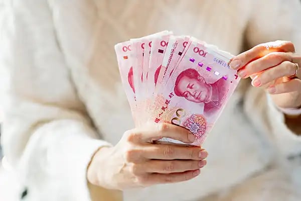 العملات الآسيوية تنتعش بشكل كبير مع تراجع الدولار الأمريكي
