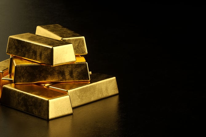 انخفاض كبير في أسعار الذهب عقب صدور بيانات مؤشري الصناعي والخدمي الأمريكي