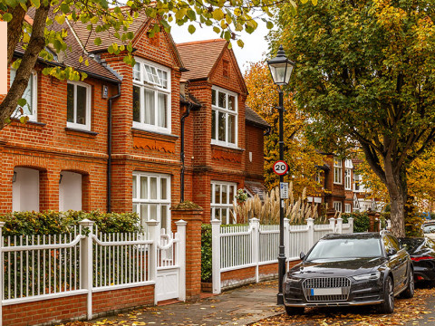 أسعار المنازل لي المملكة المتحدة تسجل تراجعاً للمرة الأولى في أكثر من عام خلال ديسمبر الماضي