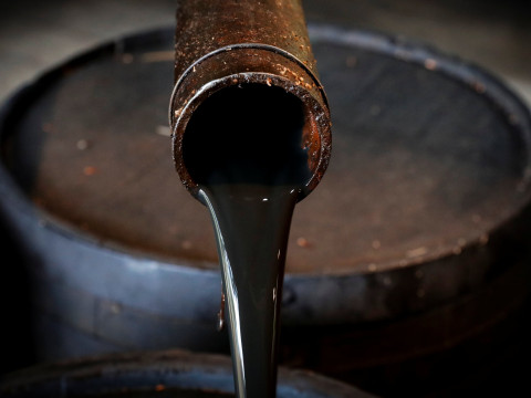 غولدمان ساكس" يخفض توقعاته لأسعار النفط خلال 2023