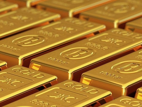 الذهب يسجل ارتفاعاً خلال اليوم بالتزامن مع تراجع الدولار وترقب صدور بيانات اقتصادية