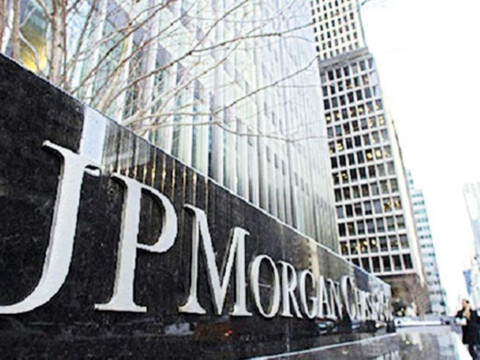 رئيس "جي بي مورجان": الأزمة المصرفية الأخيرة تعزز من إمكانية حدوث ركود قريباً