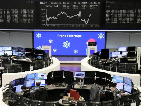 الأسهم الأوروبية تواصل الهبوط وسط ترقب محضر الاحتياطي الفيدرالي