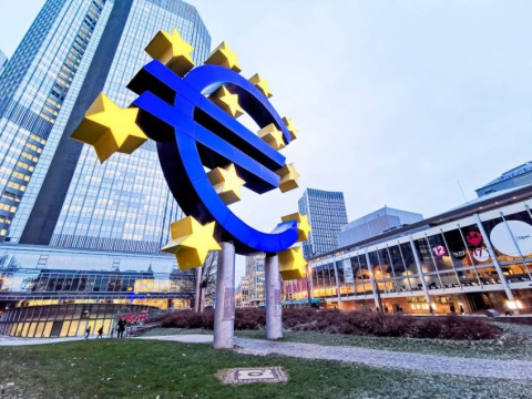 عضو بالمركزي الأوروبي: البنك لا يزال بعيداً عن المستوى المستهدف للتضخم.. ولابد من تغيير السياسة المتبعة