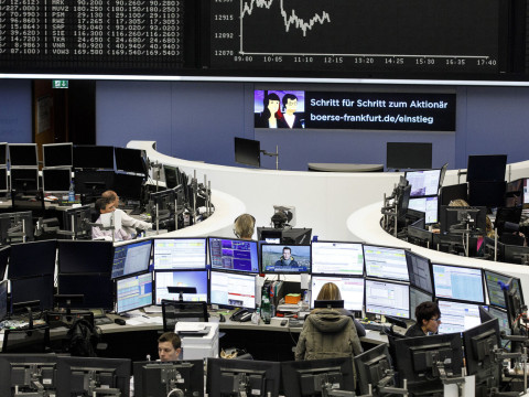 تباين الأسهم الأوروبية وسط ترقب بيانات هامة بمنطقة اليورو