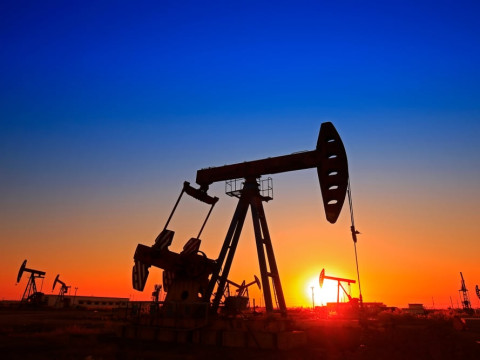 أسعار النفط تستقر حيث تنتظر السوق إشارات على انتعاش الطلب في الصين