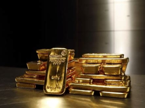 انخفاض أسعار الذهب في ظل ترقب صدور بيانات اقتصادية هامة اليوم