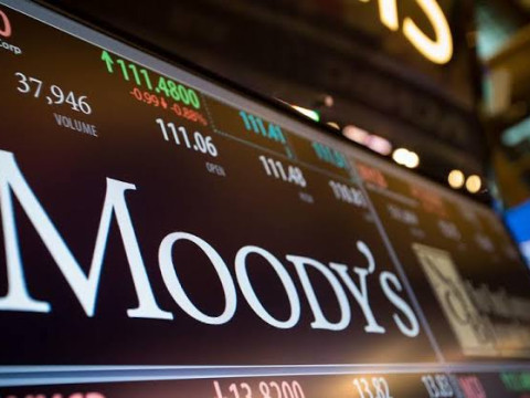 "موديز" تخفض تصنيفها الائتماني للبنك الأمريكي "فرست ريبابلك" عقب تعثره في الأيام الماضية