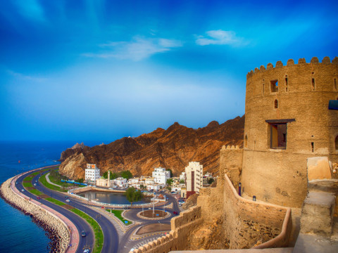 "موديز" ترفع تصنيف سلطنة عمان مع نظرة مستقبلية إيجابية
