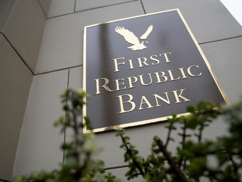 سهم "فيرست ريبابلك" يسجل تراجعاً خلال اليوم وسط دعم البنوك الأمريكية الكبرى