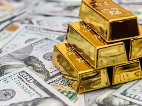 الذهب يرتفع 1.3% والدولار يتراجع 1% عقب بيانات التضخم