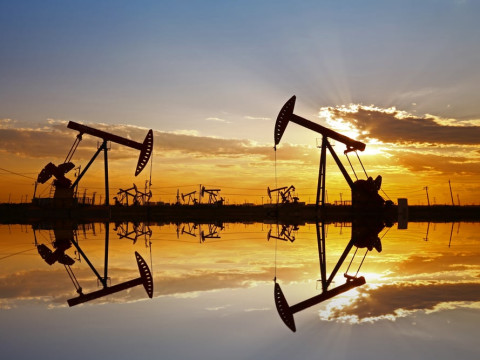 أسعار النفط ترتفع يوم الجمعة مع استعداد النفط لإنهاء عام 2022 بارتفاع طفيف