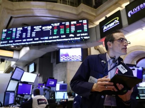 الأسهم الأمريكية تبدأ تداولاتها منخفضة وسط ترقب نتائج أعمال الشركات