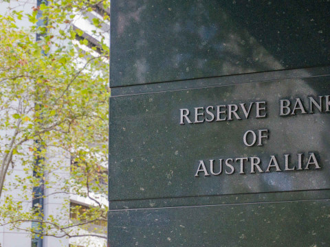 البنك المركزي الأسترالي يقول إن الأسوأ انتهى بالنسبة للتضخم مع دخول السياسة في مرحلة المعايرة