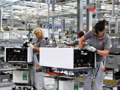 الإنتاج الصناعي في ألمانيا يسجل تراجعاً بأعلى من التوقعات خلال ديسمبر الماضي