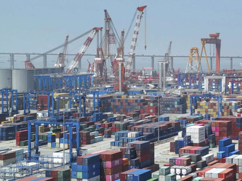 الصادرات والواردات الصينية تنكمش أقل من المتوقع في أغسطس