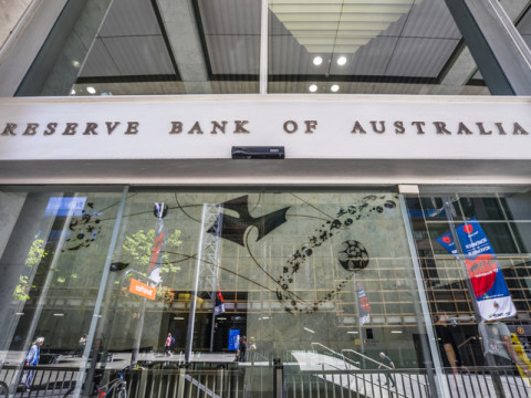 البنك المركزي الأسترالي يزيد التوقعات المتشددة بعد رفع أسعار الفائدة إلى أعلى مستوى لها منذ عقد