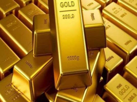 الذهب يسجل ارتفاعاً بالتزامن مع استقرار الدولار الأمريكي