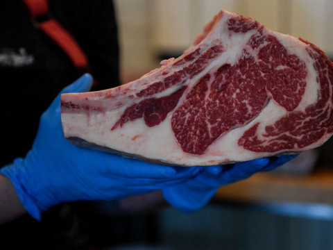 البرازيل توقف تصدير اللحوم للصين بسبب "جنون البقر"