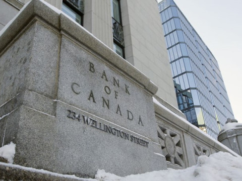 البنك الكندي يرفع أسعار الفائدة بحدة استجابةً لارتفاع التضخم
