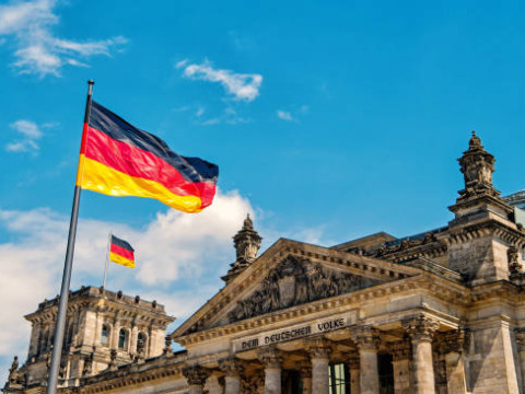 ألمانيا تسعى لخفض ضريية الدخل والشركات