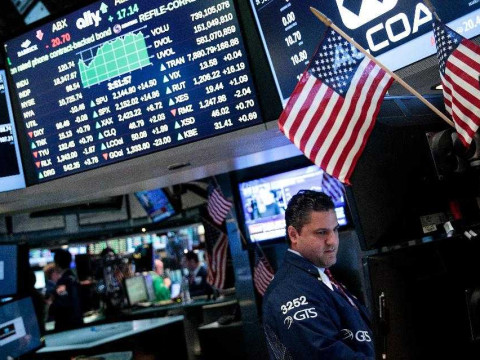 الأسهم الأمريكية تسجل استقراراً مع استمرار هدوء التداولات وتراجع السندات الأمريكية