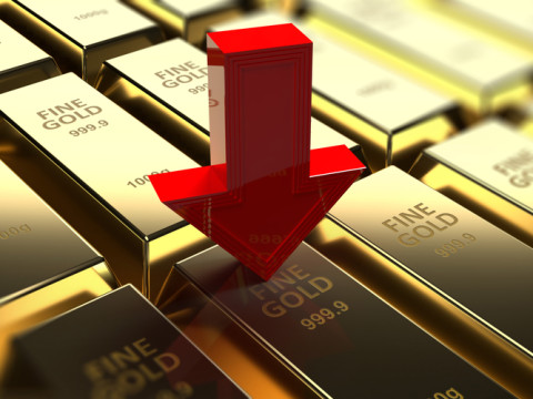 أسعار الذهب تتراجع عقب ارتفاع مؤشر الدولار الأمريكي