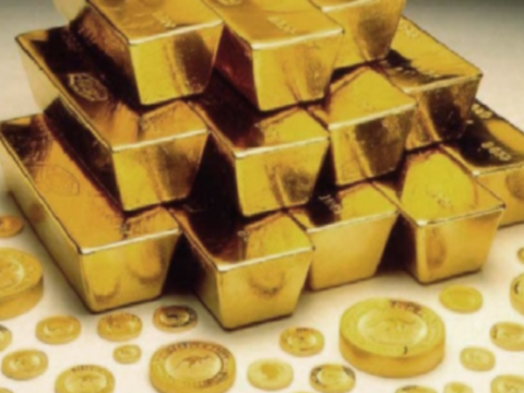 الذهب يلامس أدنى مستوياته في أكثر من أسبوع
