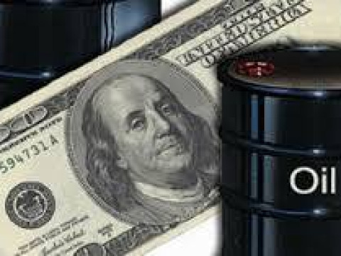ارتفاع في اسعار النفط ومحاوله التعافي من أدنى مستوى خلال شهرين و مقاومه تاثير ارتفاع المخزونات الامريكيه